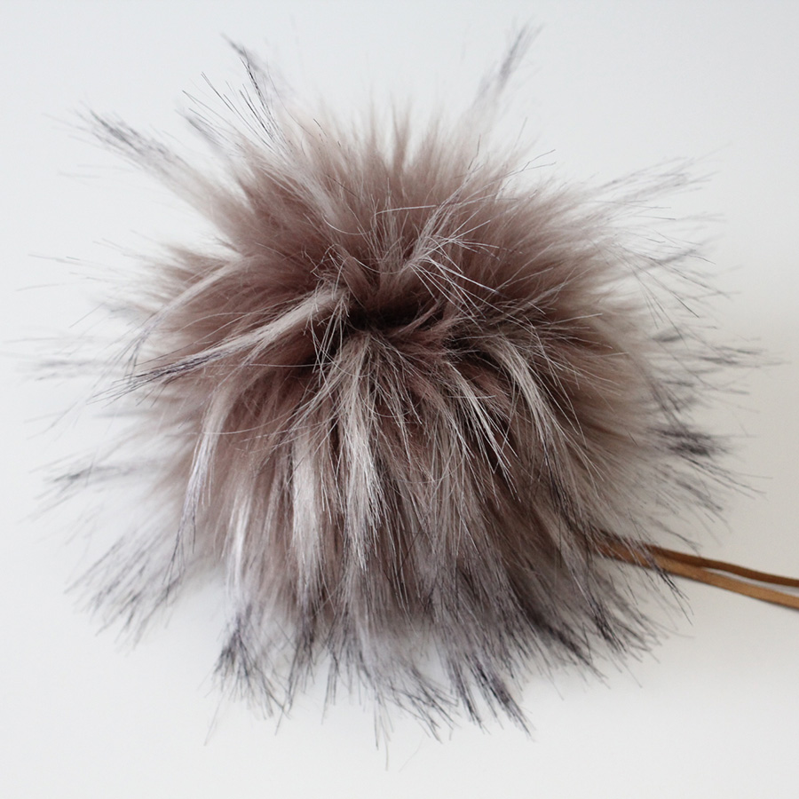 Помпон эко мех 16 см Латте